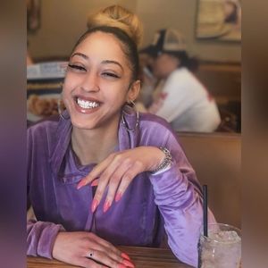 Meet your Posher, Mimi